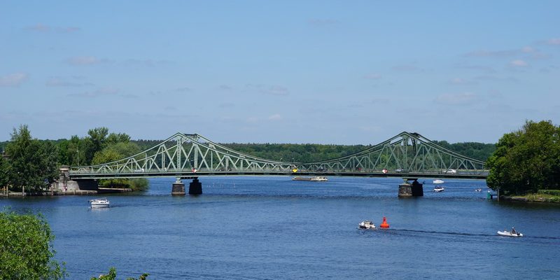 Verbindung zwischen Potsdam und Berlin - Glienicker Brücke
