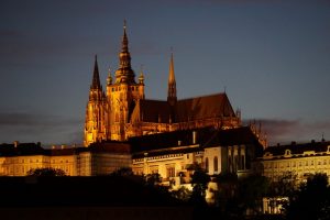Prag bei Nacht - der Veitsdom