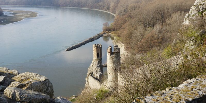 Donau bei der Burg Devín
