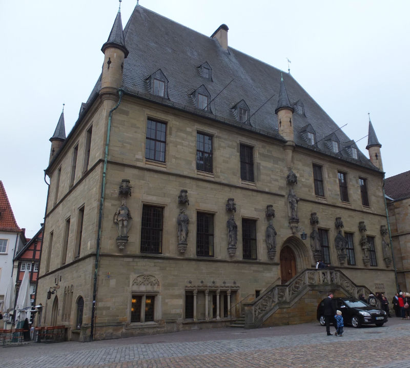 Rathaus der Friedensstadt