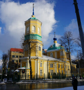 gelbe Kirche
