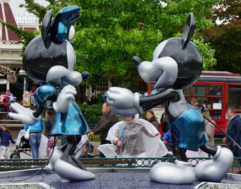 Mickey und Minnie im Disneyland Paris