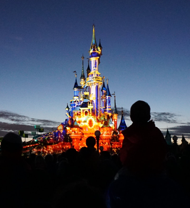 Disney Schloss während der Abendshow