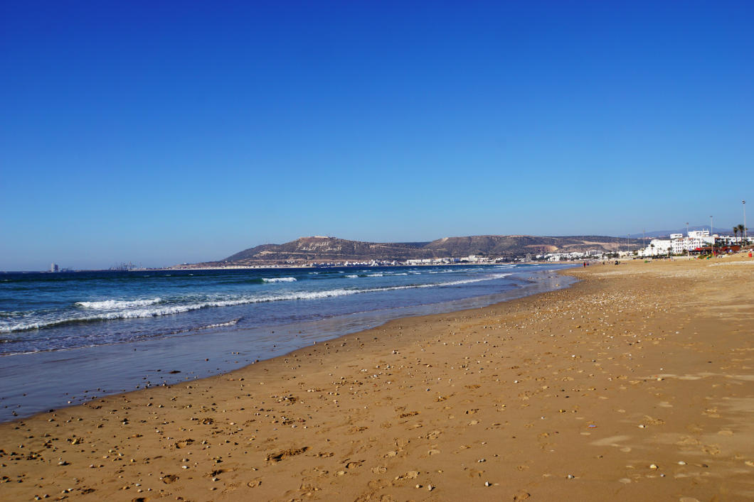 Strandspaziergang in Agadir im Januar