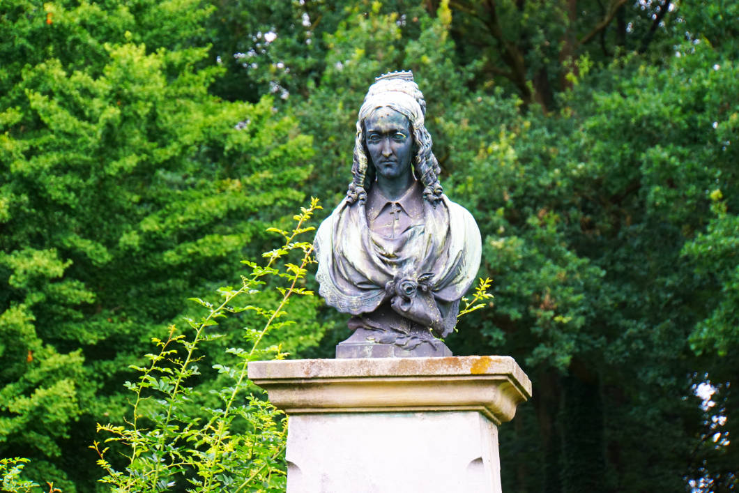 Statue im Park der Burg Hülshoff