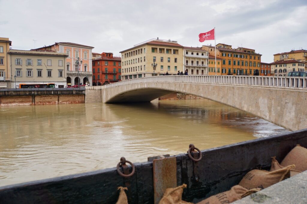 Brücke über den Arno