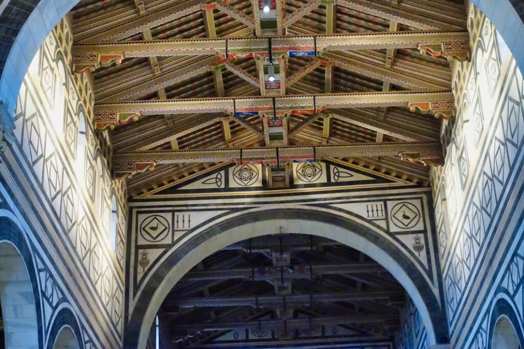 Basilika San Miniato al Monte, Decken- und Wandgestaltung
