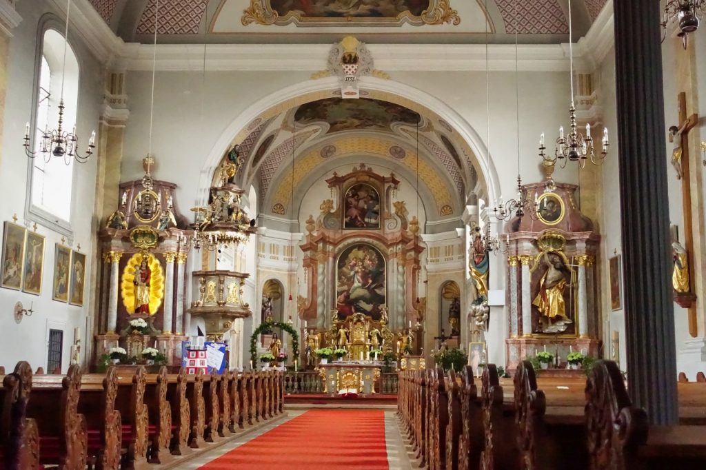 Innenraum der Kirche in Bad Neualbenreuth
