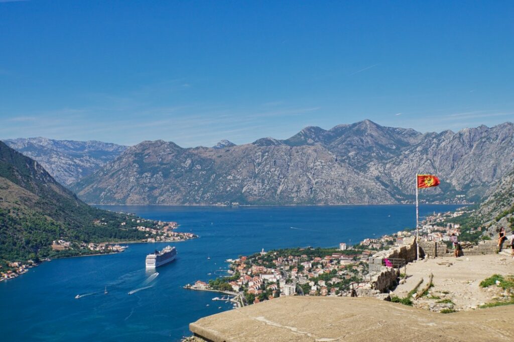 Aussichtsplattform hoch über Kotor