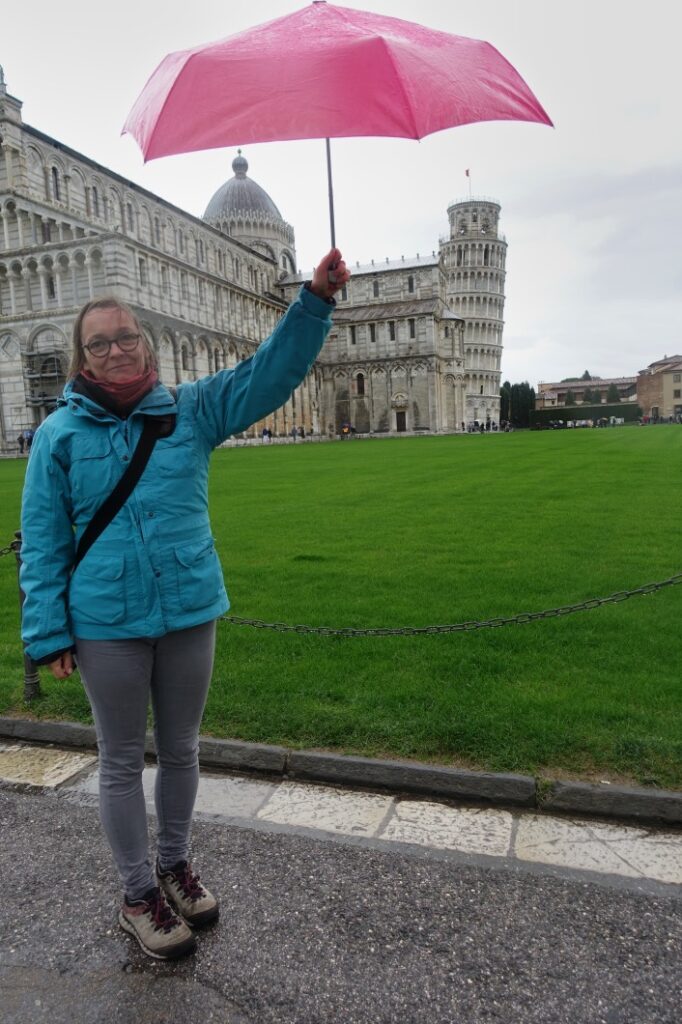 Schiefe Turm von Pisa bei Regen