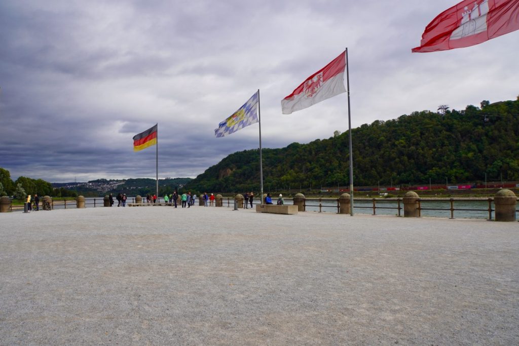 Spitze des Deutschen Ecks in die Rhein-Mosel-Mündung