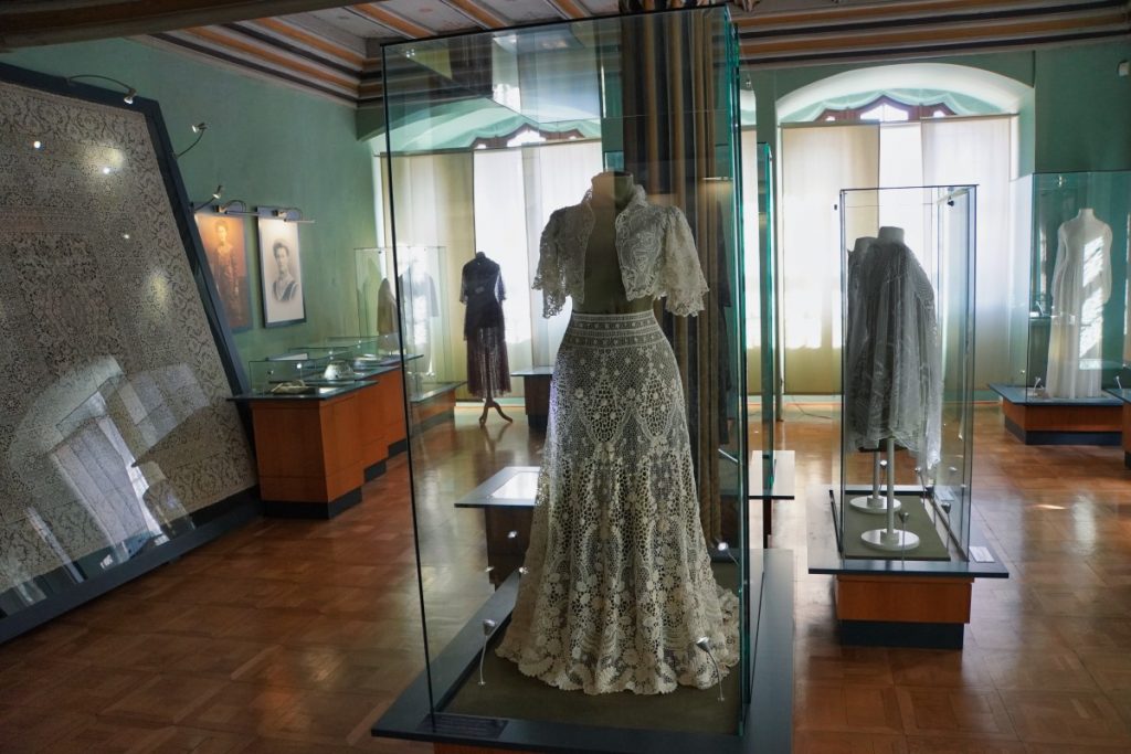 Plauener Spitzenmuseum Kleid