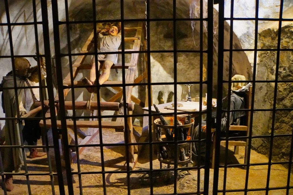 Folterkammer im Keller der Burganlage Elbogen