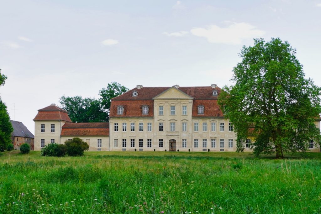 Schloss Kummerow vom Park aus gesehen