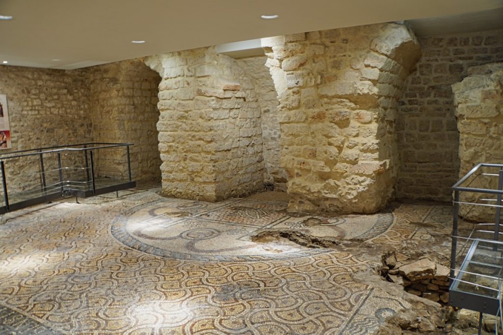 Mosaikboden in der Kathedrale San Sabino