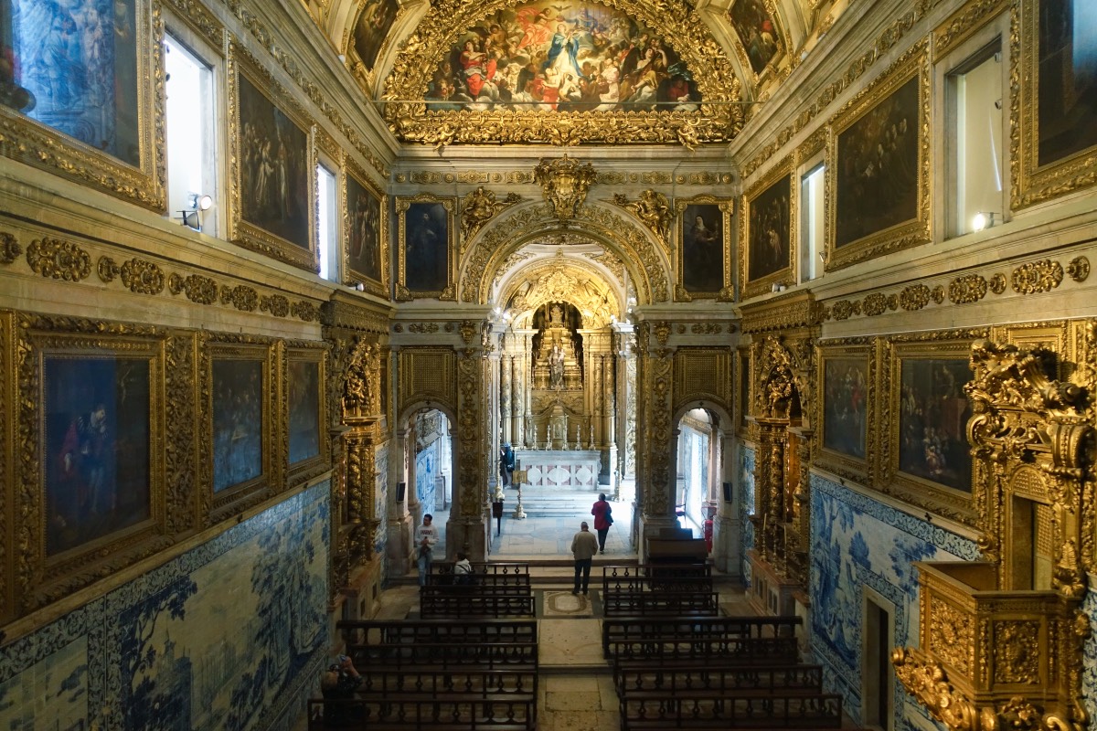 Kirche des ehemaligen Klosters in Lissabon