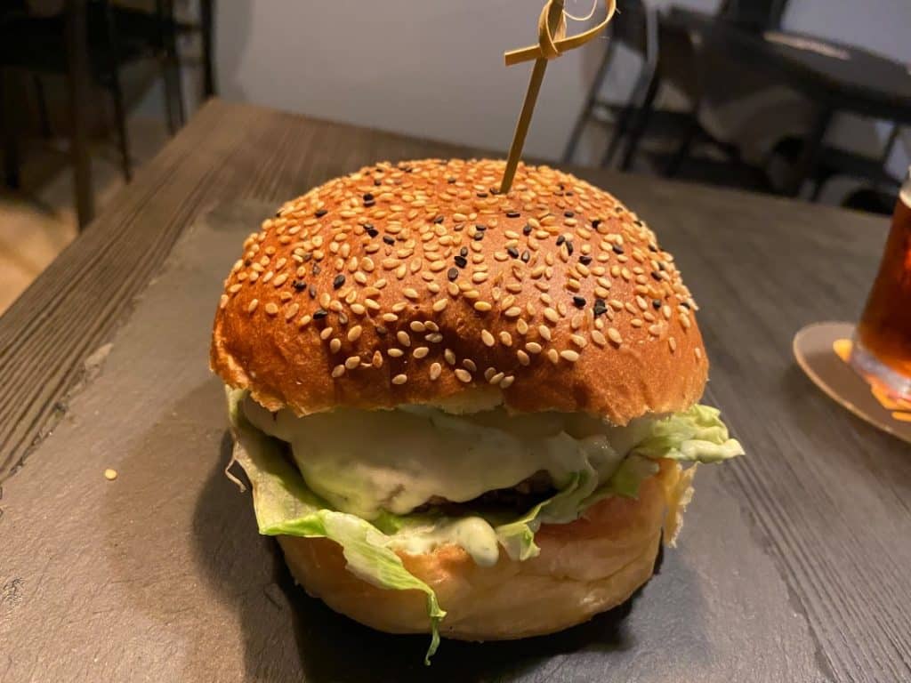 Burger essen in Porto