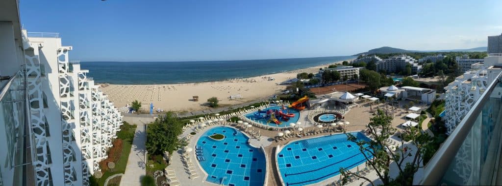 Maritim Hotel Paradise Blue Albena - Ausblick zum Strand