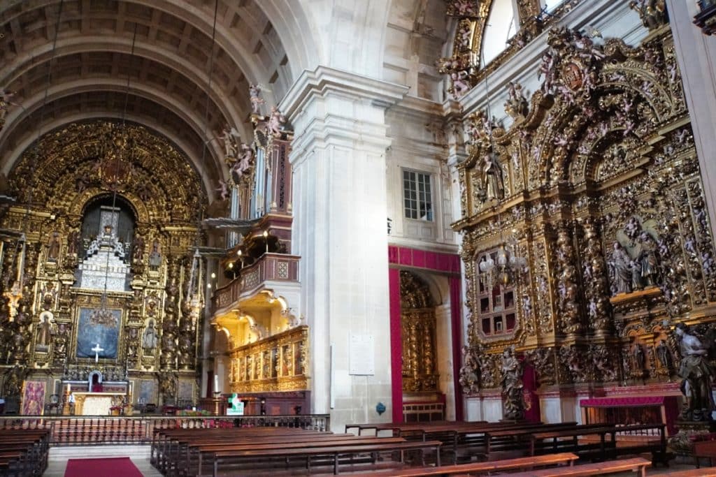 Coimbra Altare in der Neuen Kathedrale