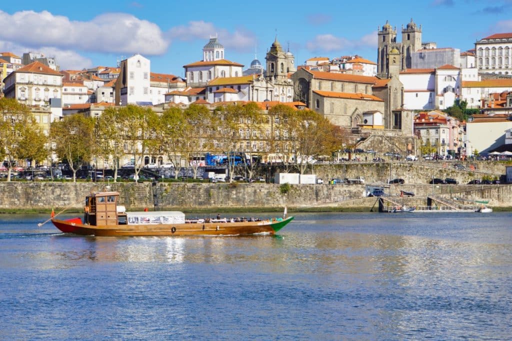 Ausflugsboot auf dem Douro