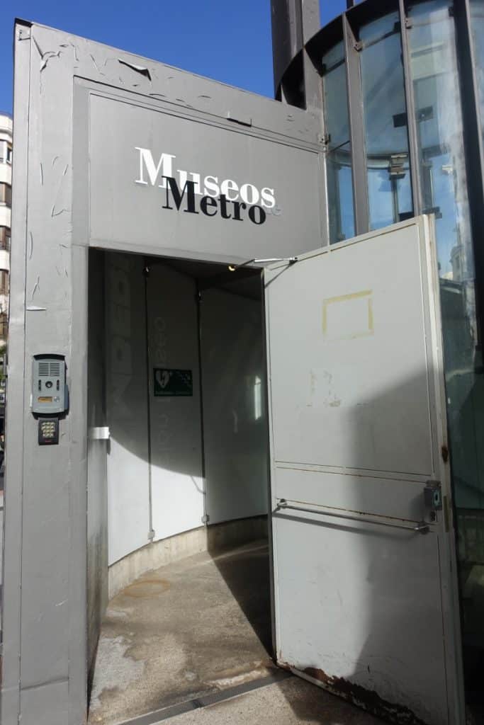 Metro Museum Madrid Eingang