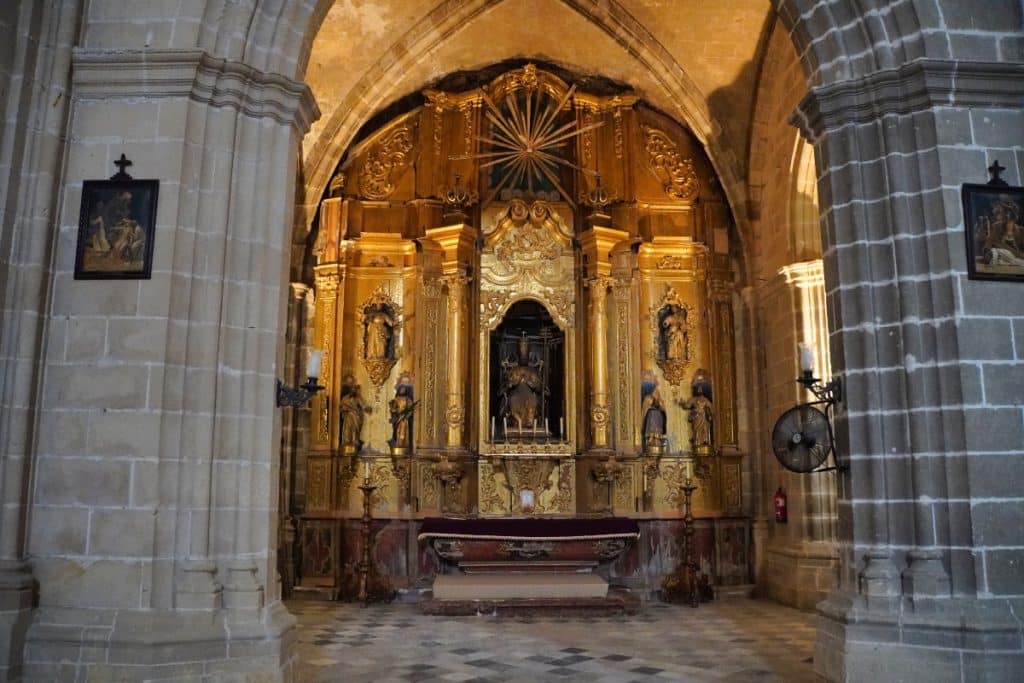 Altar in der Kirche