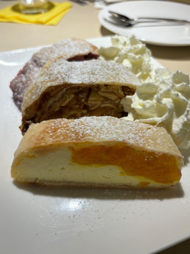 Strudel Tris Süß - Strudelcafé Kröll