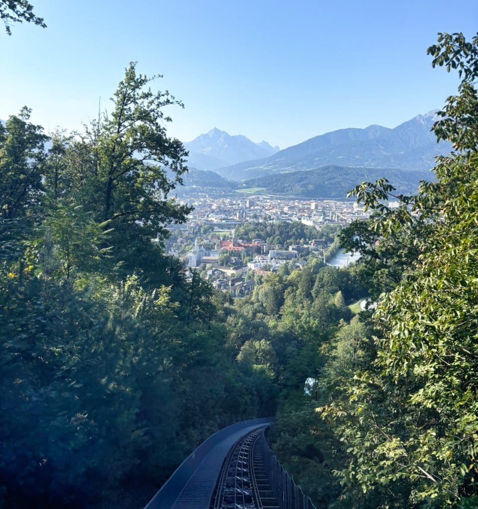 Talblick während der Fahrt mit der Hungerburgbahn
