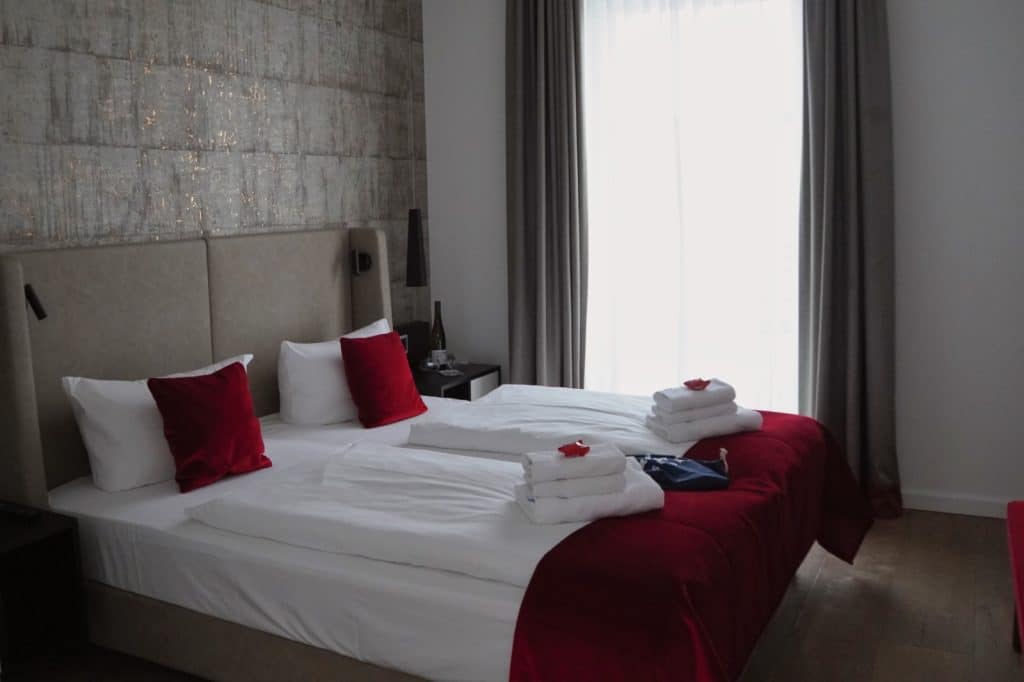 Schlafzimmer 1
