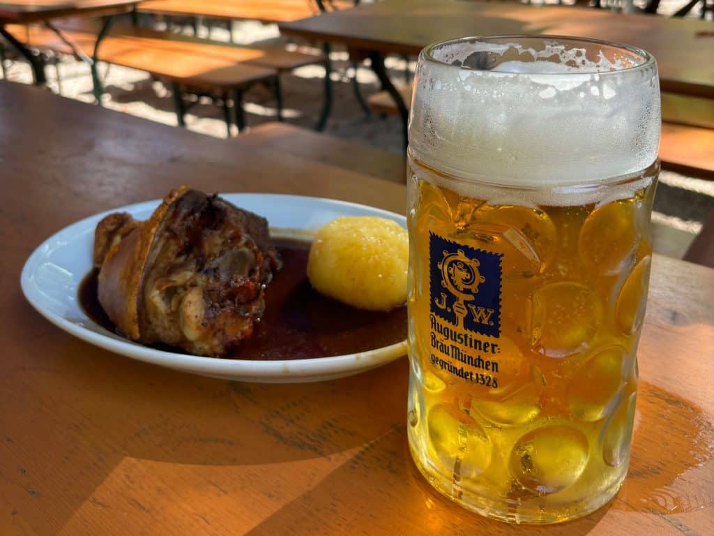 Augustiner-Keller Bier und Essen
