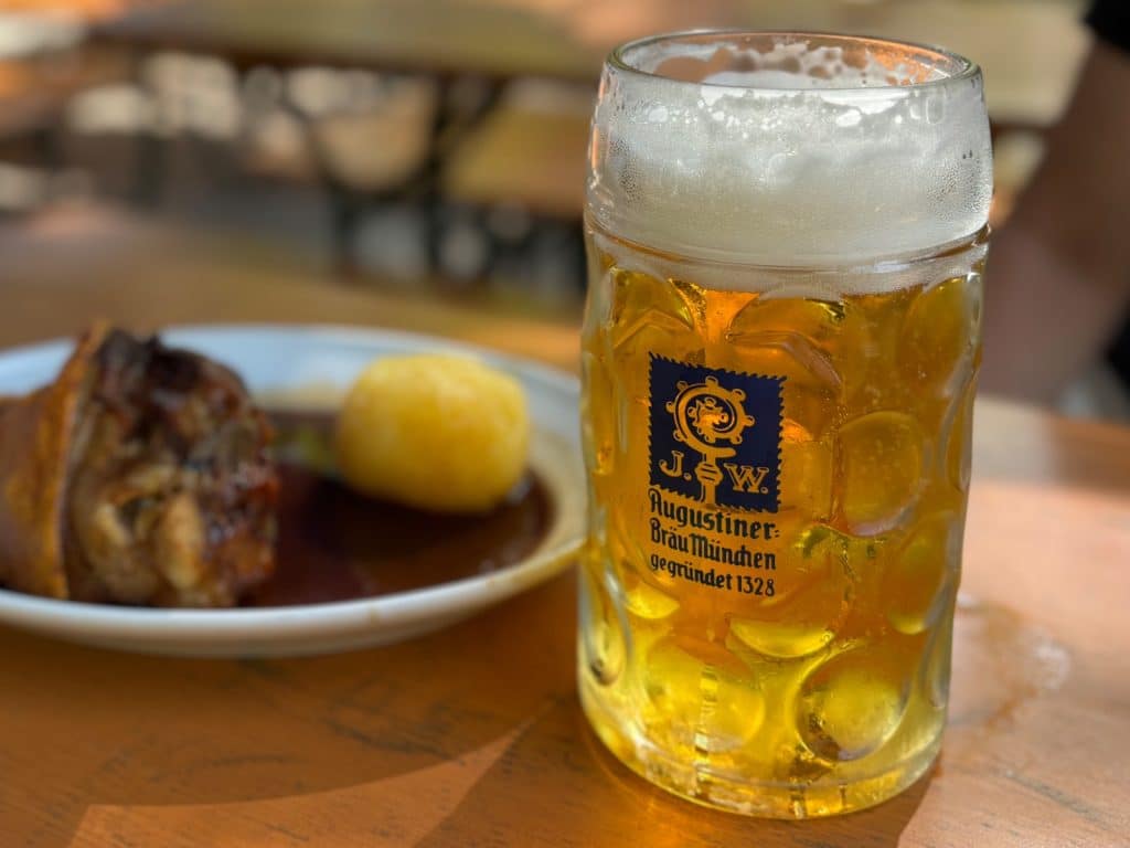 1 Liter Bier im Augustiner-Keller