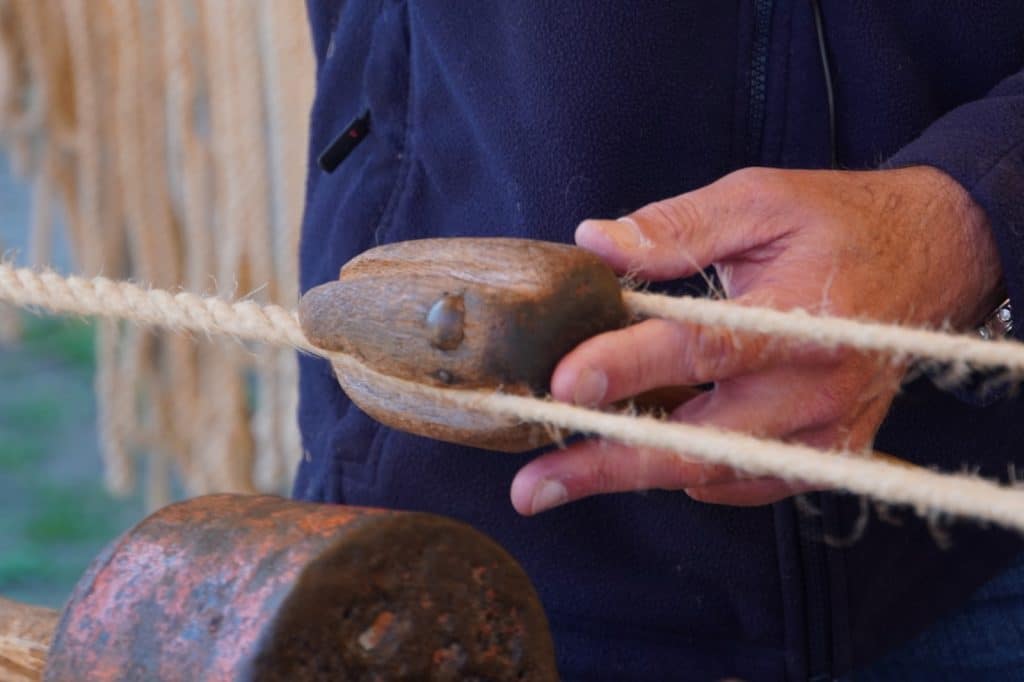 Herstellung von Seilen, Demonstration im Zuiderzeemuseum 