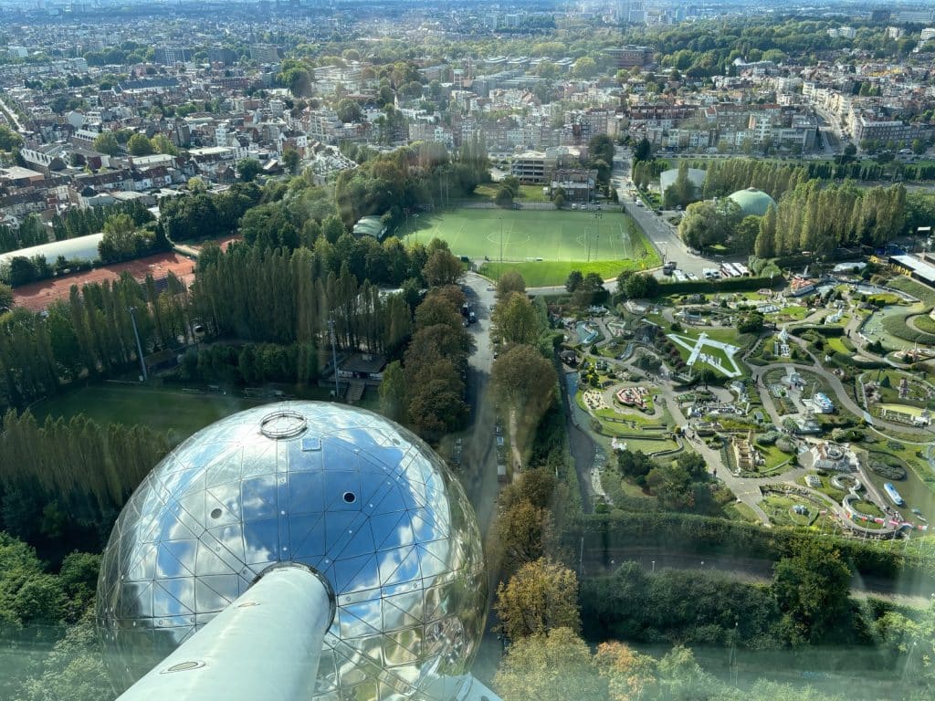 Ausblick aus dem Atomium in Brüssel