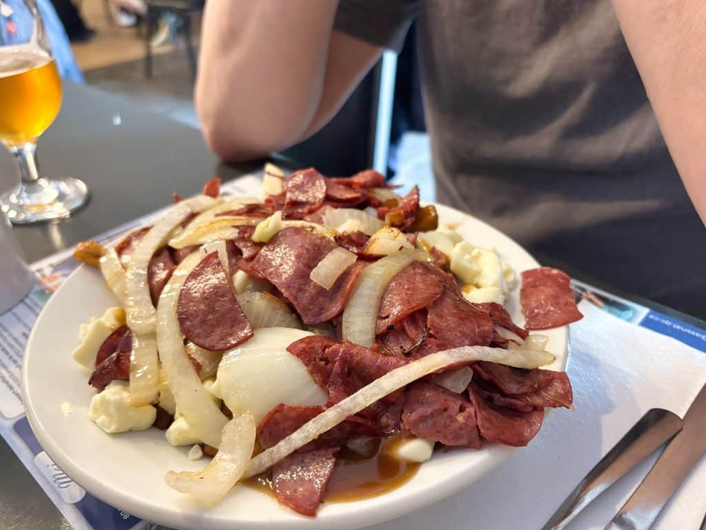 Poutine im Restaurant in Louiseville