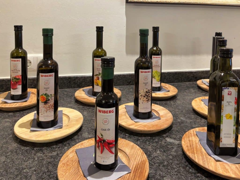 Öl- und Essigauswahl beim Abendbuffet im Walchsee Aktivresort