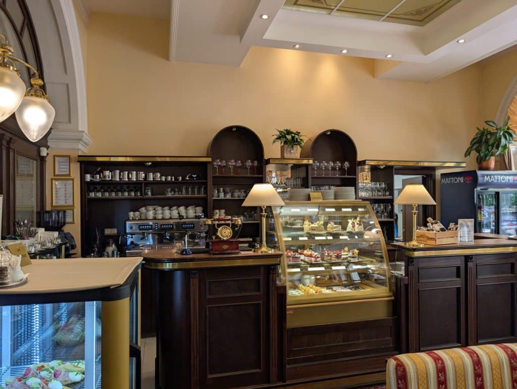 Hotel Ensana Nové Lázně: Kaffehaus