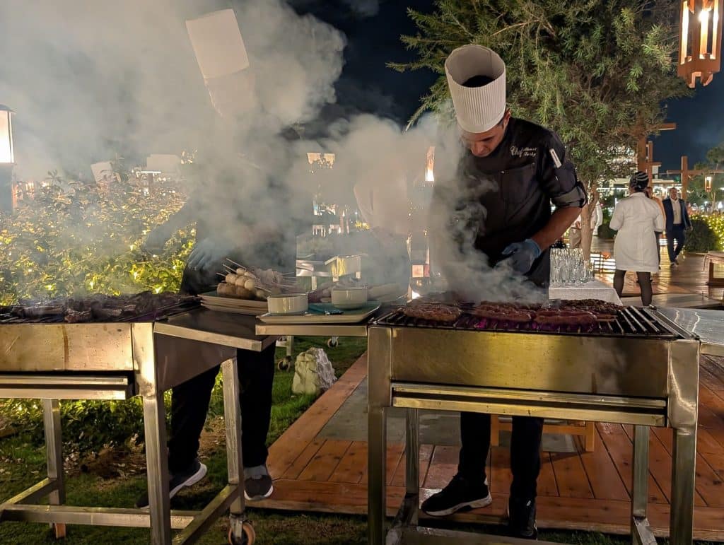 Rixos Radamis: Abendessen im BBQ Restaurant