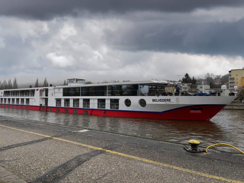 Flusskreuzfahrtschiff