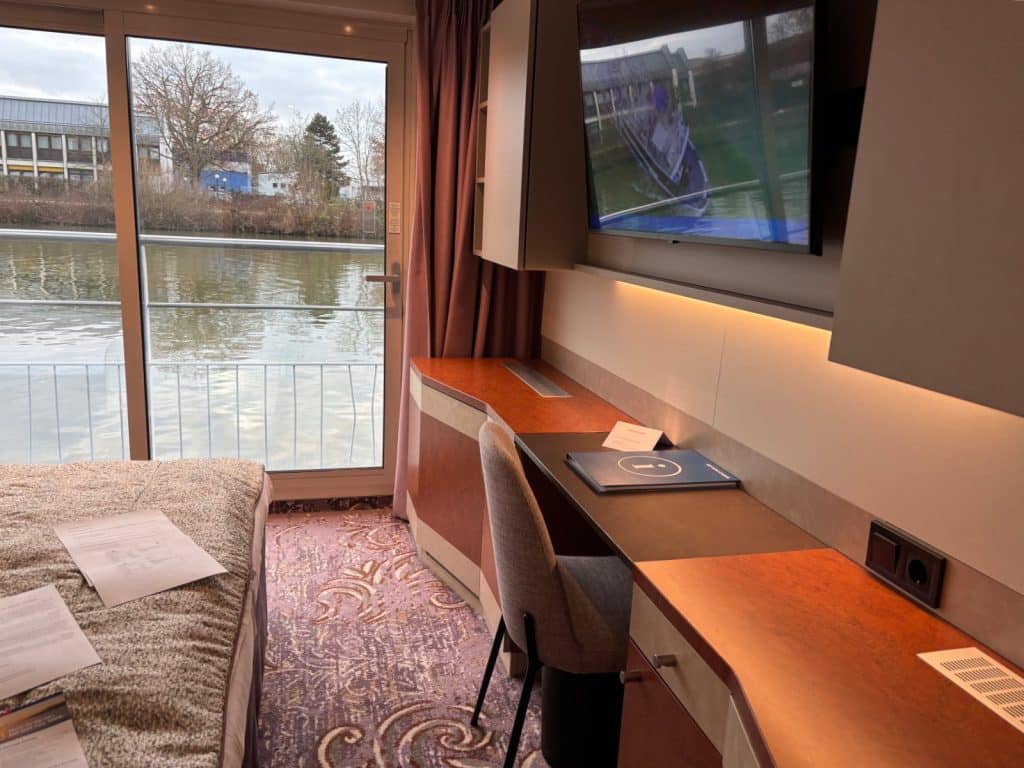 Kabine Mitteldeck französischer Balkon